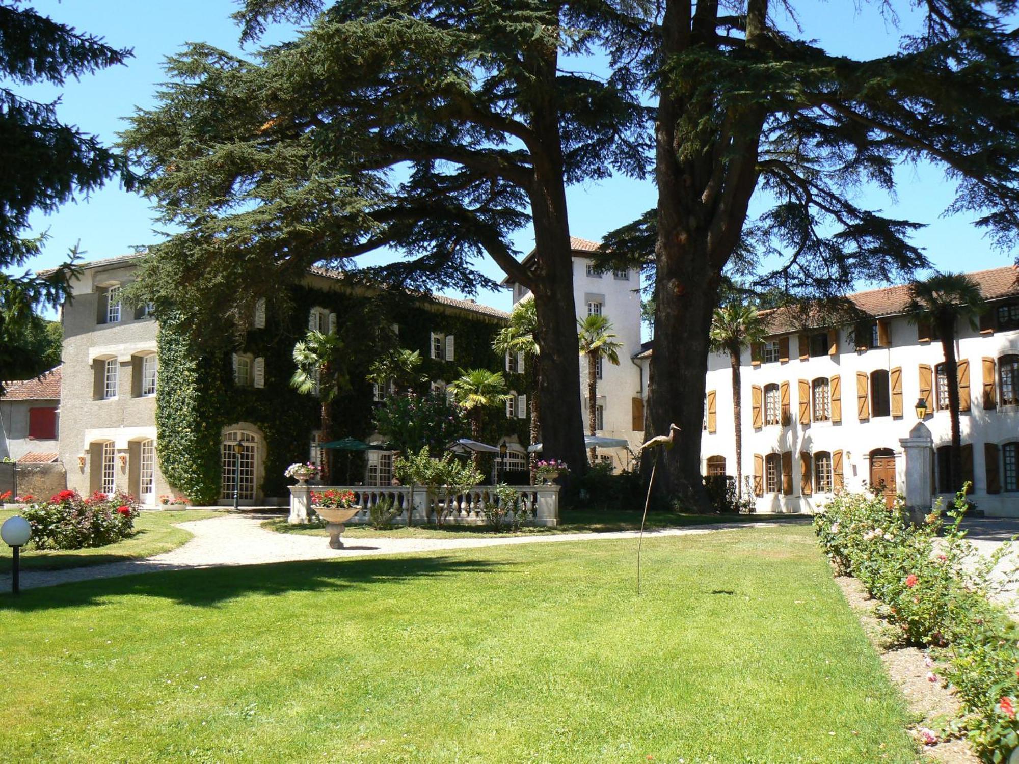 Hostellerie Des Cedres Villeneuve-de-Rivière Exteriör bild